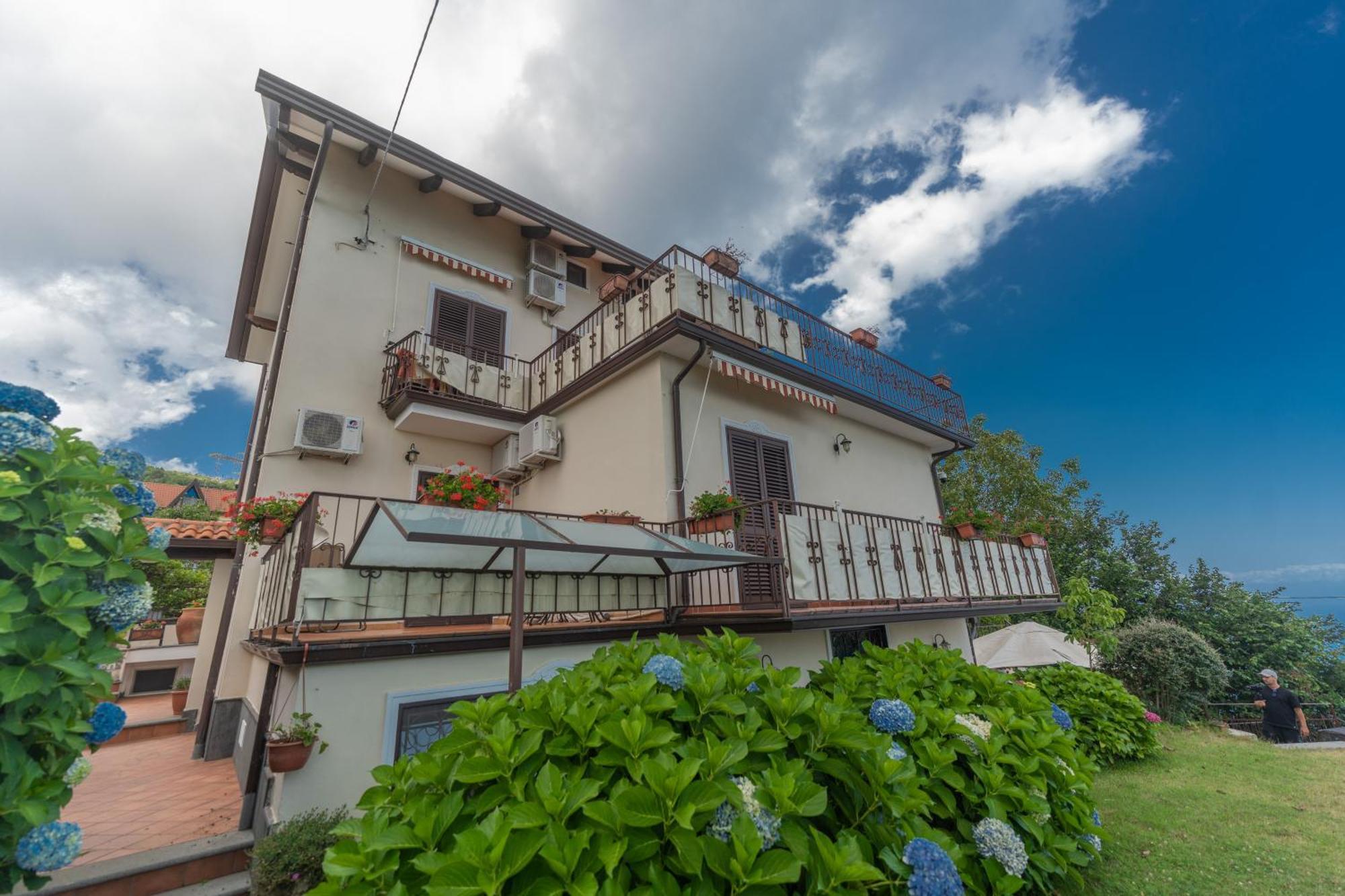 Nido Degli Dei Villa อาเจโรลา ภายนอก รูปภาพ