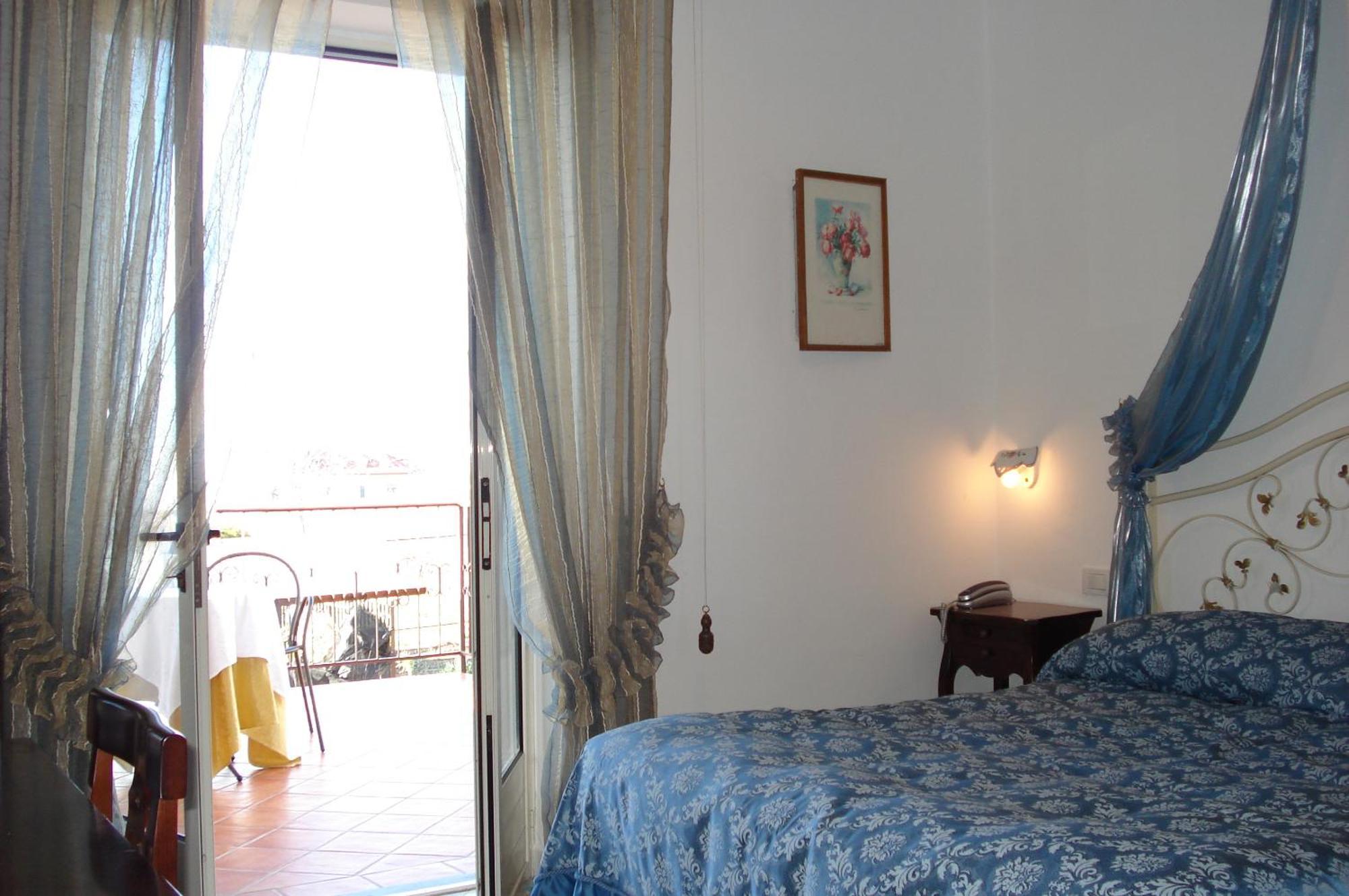 Nido Degli Dei Villa อาเจโรลา ภายนอก รูปภาพ
