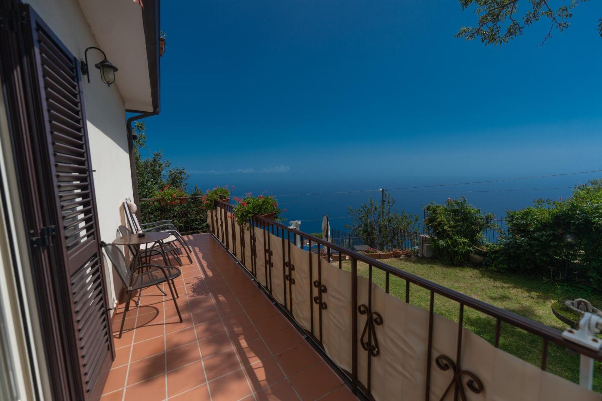 Nido Degli Dei Villa อาเจโรลา ภายนอก รูปภาพ
