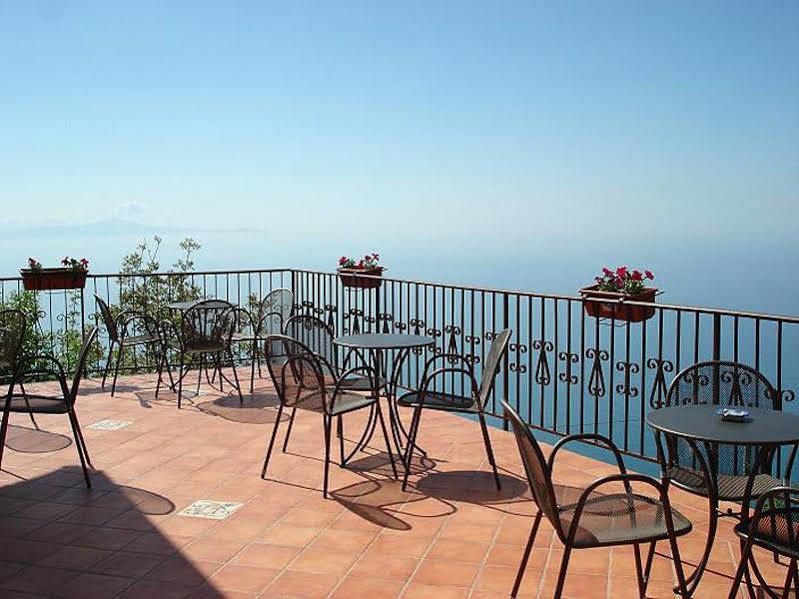Nido Degli Dei Villa อาเจโรลา ภายนอก รูปภาพ